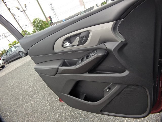 2023 Chevrolet Traverse LT Cloth - BraunAbility XI - Power In-Floor Ramp