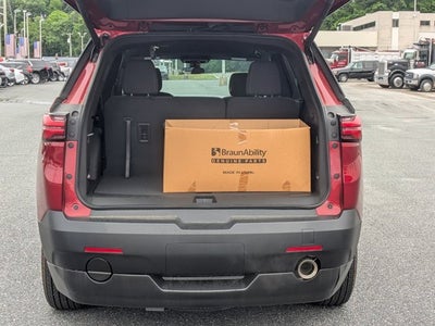 2023 Chevrolet Traverse LT Cloth - BraunAbility XI - Power In-Floor Ramp