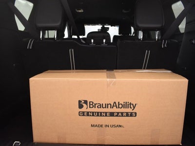 2025 Chrysler Pacifica Select - BraunAbility XI - Power InFloor Ramp