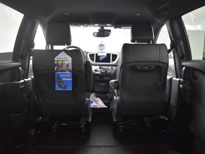 2025 Chrysler Pacifica Select - BraunAbility XI - Power InFloor Ramp