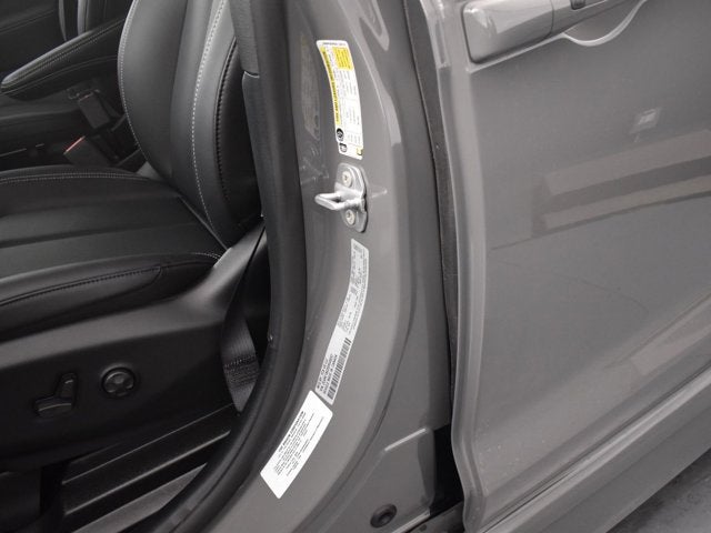 2025 Chrysler Pacifica Select - BraunAbility XI - Power InFloor Ramp