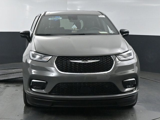 2025 Chrysler Pacifica Select - BraunAbility XI - Power InFloor Ramp