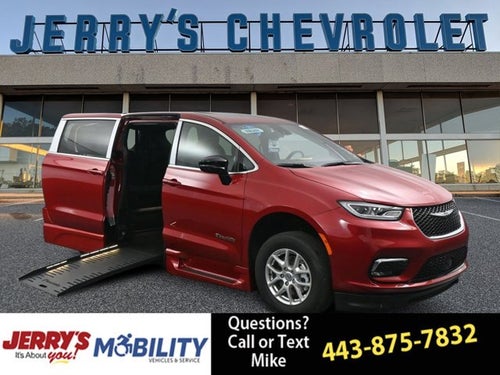 2025 Chrysler Pacifica Select - BraunAbility XT - Power Fold-Out Ramp