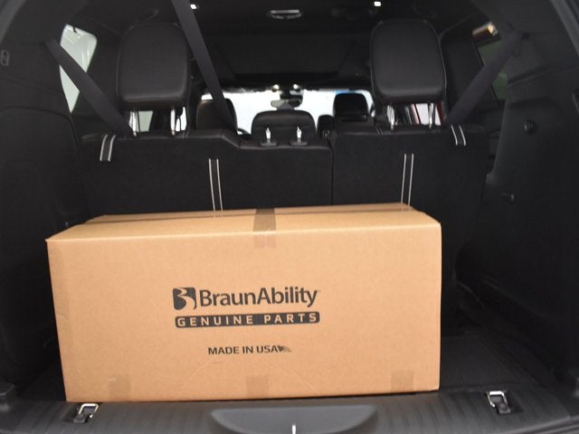 2025 Chrysler Pacifica Select - BraunAbility XT - Power Fold-Out Ramp
