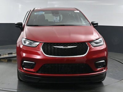 2025 Chrysler Pacifica Select - BraunAbility XT - Power Fold-Out Ramp