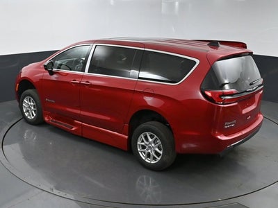 2025 Chrysler Pacifica Select - BraunAbility XT - Power Fold-Out Ramp
