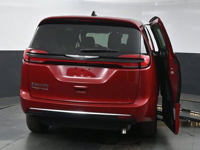 2025 Chrysler Pacifica Select - BraunAbility XT - Power Fold-Out Ramp