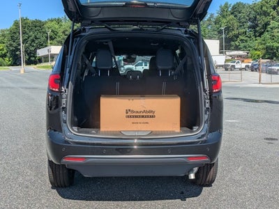2026 Chrysler Pacifica Select Sport - [NEW]BraunAbility XT - Power Fold-Out Ramp