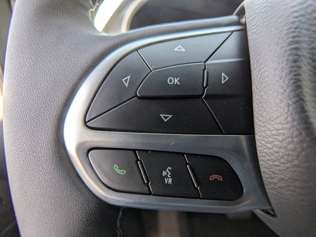 2025 Chrysler Pacifica Select - BraunAbility Manual Rear Entry - Wheelchair Accessible Conversion