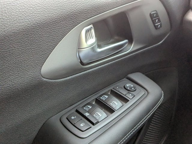 2025 Chrysler Pacifica Select - BraunAbility Manual Rear Entry - Wheelchair Accessible Conversion