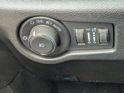 2025 Chrysler Pacifica Select - BraunAbility Manual Rear Entry - Wheelchair Accessible Conversion