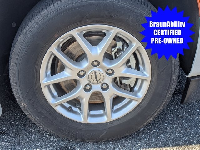 2024 Chrysler Pacifica Touring L - BraunAbility XT Power Fold-Out Ramp