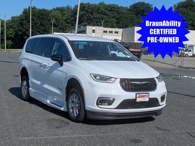 2024 Chrysler Pacifica Touring L - BraunAbility XT Power Fold-Out Ramp