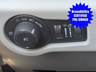 2024 Chrysler Pacifica Touring L - BraunAbility XT Power Fold-Out Ramp