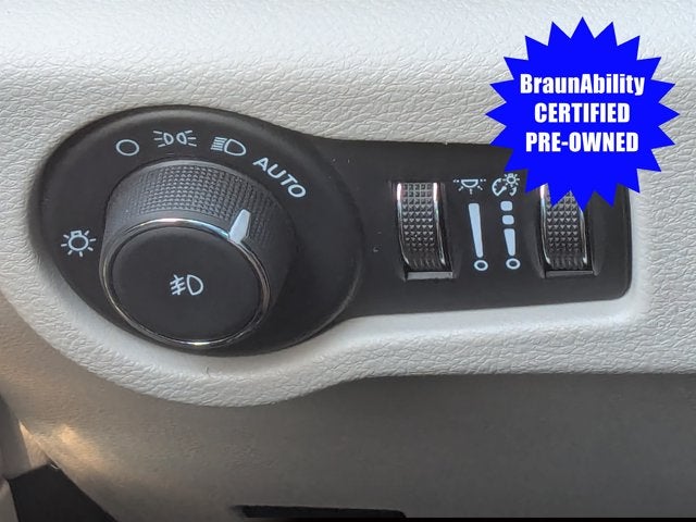 2024 Chrysler Pacifica Touring L - BraunAbility XT Power Fold-Out Ramp