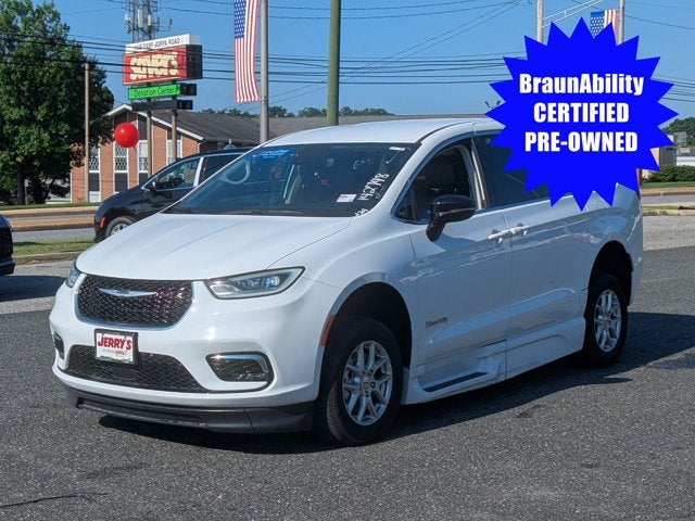 2024 Chrysler Pacifica Touring L - BraunAbility XT Power Fold-Out Ramp
