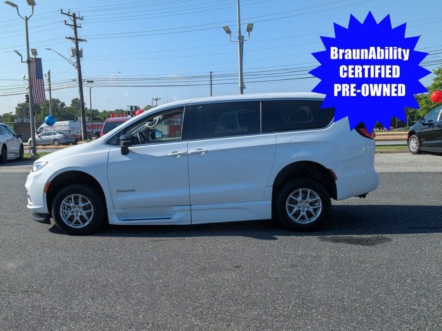 2024 Chrysler Pacifica Touring L - BraunAbility XT Power Fold-Out Ramp