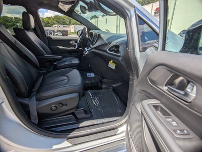 2026 Chrysler Pacifica Select - [NEW] BraunAbility XT - Power Fold-Out Ramp