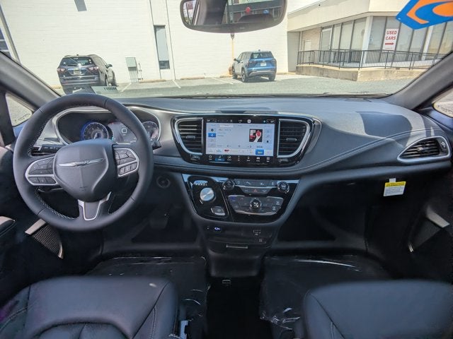 2026 Chrysler Pacifica Select - [NEW] BraunAbility XT - Power Fold-Out Ramp