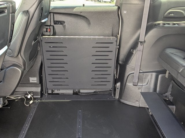 2026 Chrysler Pacifica Select - [NEW] BraunAbility XT - Power Fold-Out Ramp