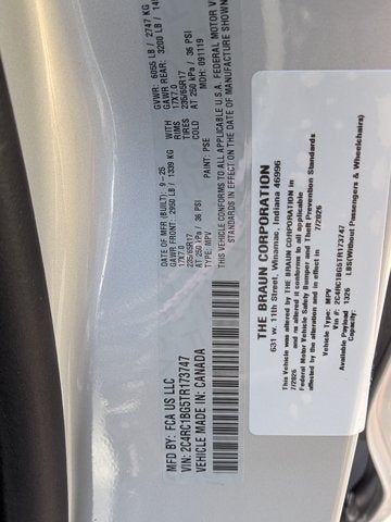 2026 Chrysler Pacifica Select - [NEW] BraunAbility XT - Power Fold-Out Ramp