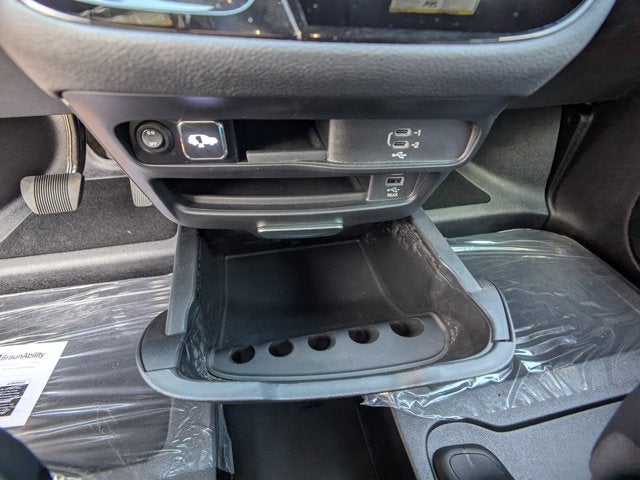2026 Chrysler Pacifica Select - [NEW] BraunAbility XT - Power Fold-Out Ramp