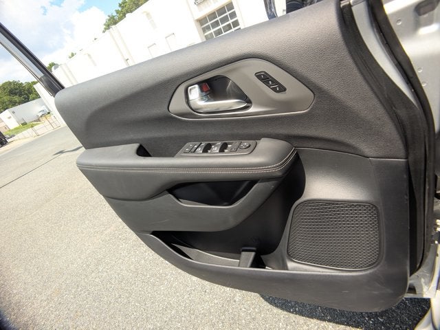 2026 Chrysler Pacifica Select - [NEW] BraunAbility XT - Power Fold-Out Ramp