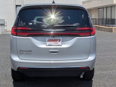 2026 Chrysler Pacifica Select - [NEW] BraunAbility XT - Power Fold-Out Ramp