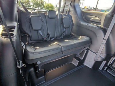 2026 Chrysler Pacifica Select - [NEW] BraunAbility XT - Power Fold-Out Ramp