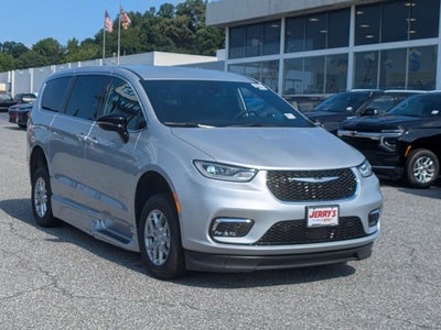 2026 Chrysler Pacifica Select - [NEW] BraunAbility XT - Power Fold-Out Ramp
