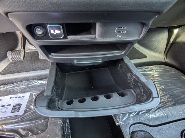 2026 Chrysler Pacifica Select - [NEW] BraunAbility XT - Power Fold-Out Ramp