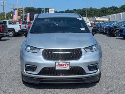 2026 Chrysler Pacifica Select - [NEW] BraunAbility XT - Power Fold-Out Ramp
