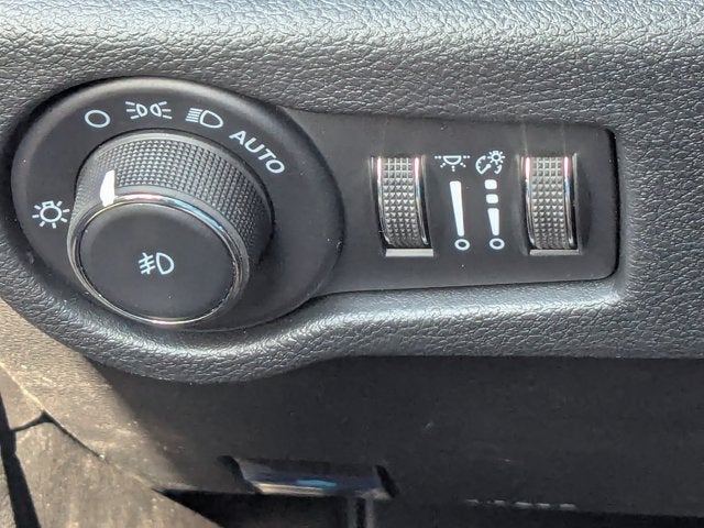 2026 Chrysler Pacifica Select - [NEW] BraunAbility XT - Power Fold-Out Ramp