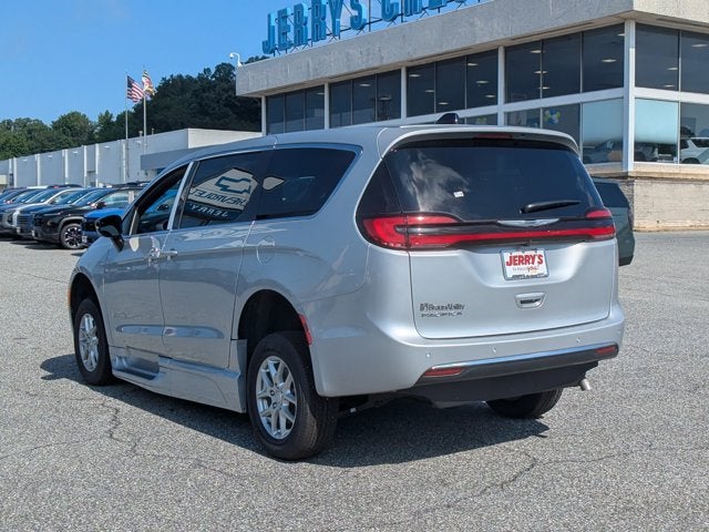 2026 Chrysler Pacifica Select - [NEW] BraunAbility XT - Power Fold-Out Ramp