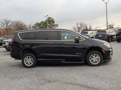 2024 Chrysler Pacifica Touring L - BraunAbility XI Power Infloor Ramp