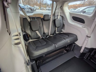 2024 Chrysler Pacifica Touring L - BraunAbility XI Power Infloor Ramp