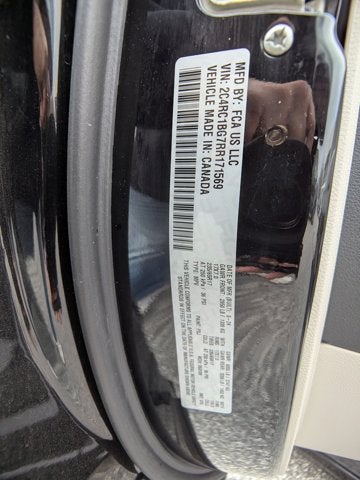 2024 Chrysler Pacifica Touring L - BraunAbility XI Power Infloor Ramp