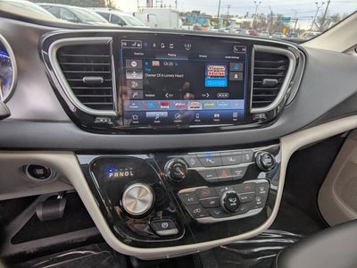 2024 Chrysler Pacifica Touring L - BraunAbility XI Power Infloor Ramp