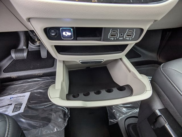 2024 Chrysler Pacifica Touring L - BraunAbility XI Power Infloor Ramp