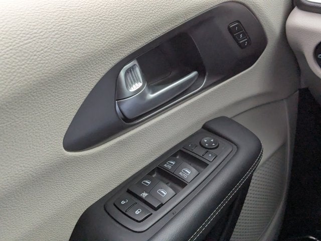 2024 Chrysler Pacifica Touring L - BraunAbility XI Power Infloor Ramp