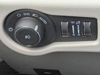 2024 Chrysler Pacifica Touring L - BraunAbility XI Power Infloor Ramp