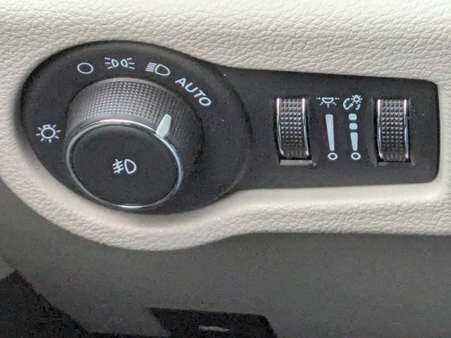 2024 Chrysler Pacifica Touring L - BraunAbility XI Power Infloor Ramp