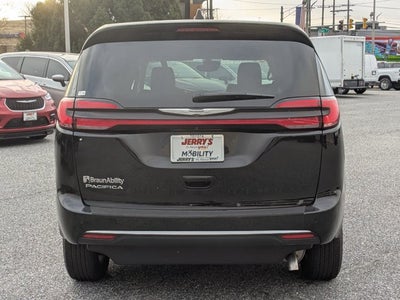 2024 Chrysler Pacifica Touring L - BraunAbility XI Power Infloor Ramp