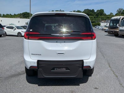 2025 Chrysler Pacifica Select - BraunAbility Manual Rear Entry - Wheelchair Accessible Conversion