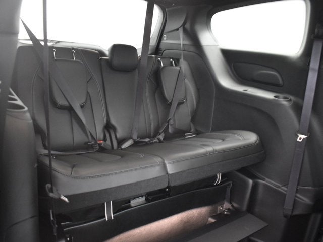 2025 Chrysler Pacifica Select - BraunAbility XT - Power Fold-Out Ramp