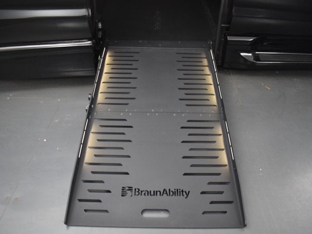 2025 Chrysler Pacifica Select - BraunAbility XT - Power Fold-Out Ramp