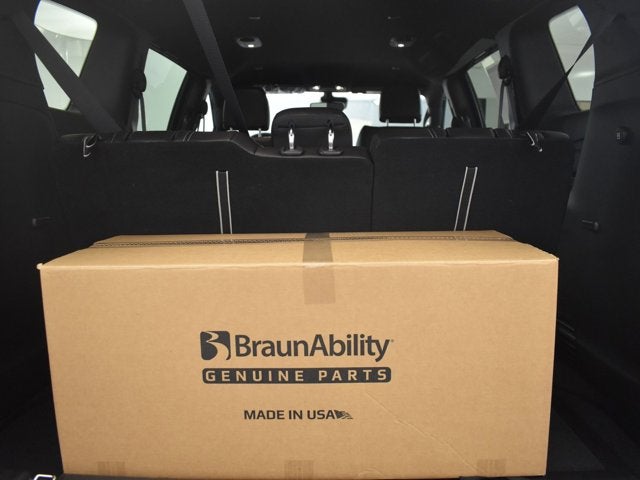 2025 Chrysler Pacifica Select - BraunAbility XT - Power Fold-Out Ramp