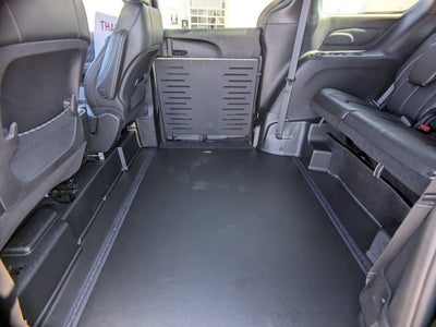 2026 Chrysler Voyager LX - [NEW]BraunAbility Companion Van - Manual Fold-Out Ramp