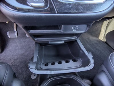 2026 Chrysler Voyager LX - [NEW]BraunAbility Companion Van - Manual Fold-Out Ramp