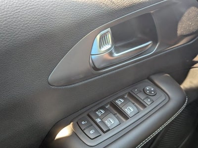 2026 Chrysler Voyager LX - [NEW]BraunAbility Companion Van - Manual Fold-Out Ramp